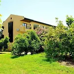 Lemas Aparthotel