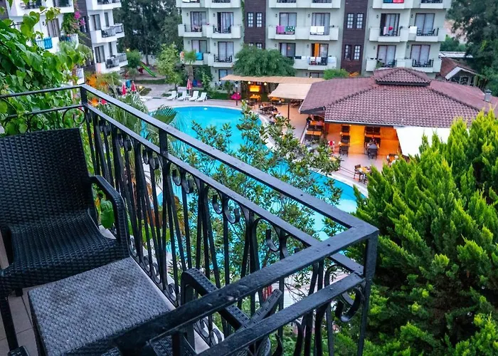 Lemas Apartmanhotel 4*
